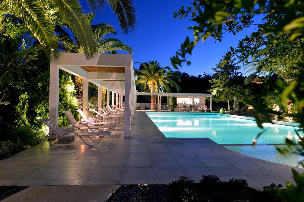 Piscina do TRYP by Wyndham Corfu Dassia